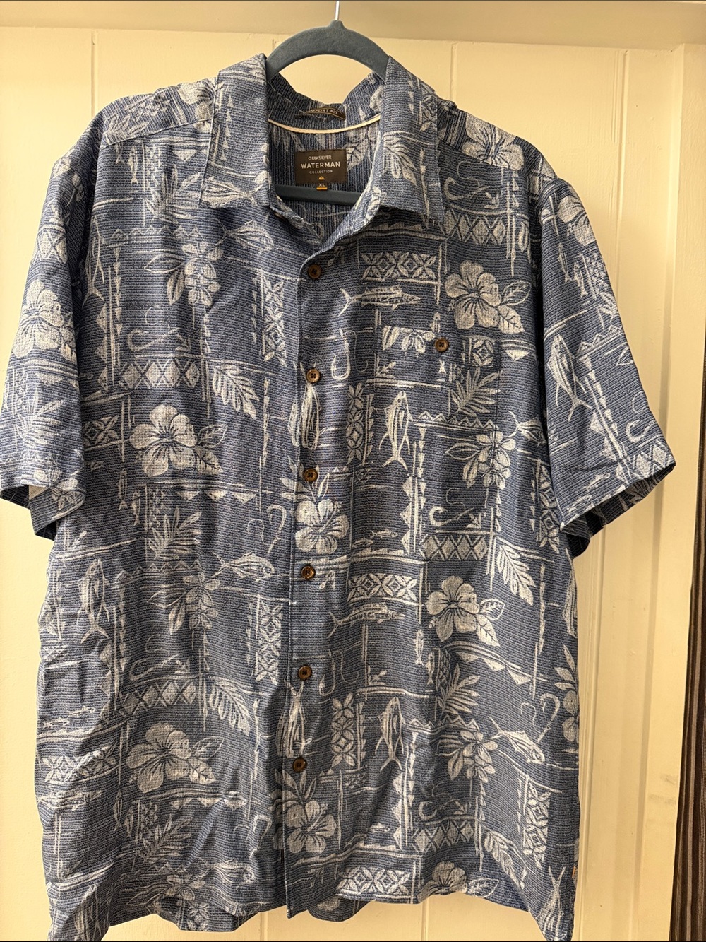 Quiksilver Men’s Waterman Collection Aloha Shirt
